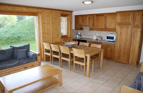 Veysonnaz Apartment | Apartment in Veysonnaz with Ski-In/Ski-Out Access