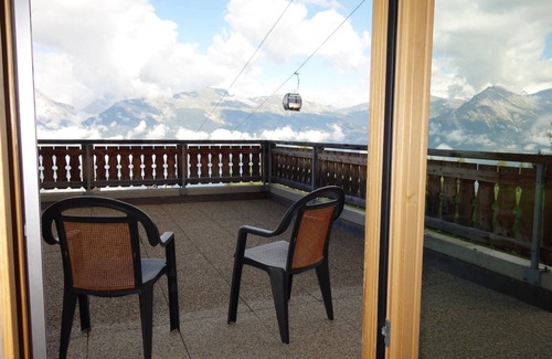 Veysonnaz Apartment | Apartment in Veysonnaz with Ski-In/Ski-Out Access