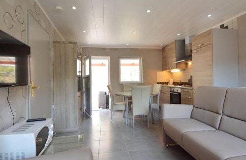 Zell Apartment | Apartment in Zell near Mosel River & Vineyards