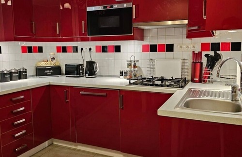 Zyrardow Apartment | Apartment in Zyrardow 10min to Suntago