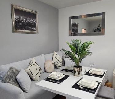 Zyrardow Apartment | Apartment in Zyrardow 10min to Suntago
