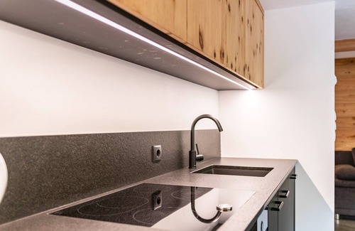 Madonna di Senales Apartment | Apartment 'Innerforchhof Schnals' with Mountain View, Private Terrace and Wi-Fi