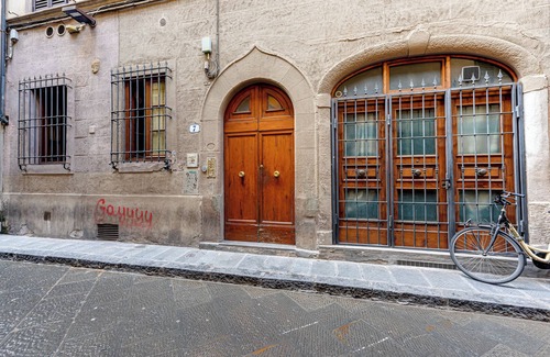 Santissima Annunziata Apartment | Apartment 'Irene and Elena House - Florence' with Wi-Fi and Air Conditioning