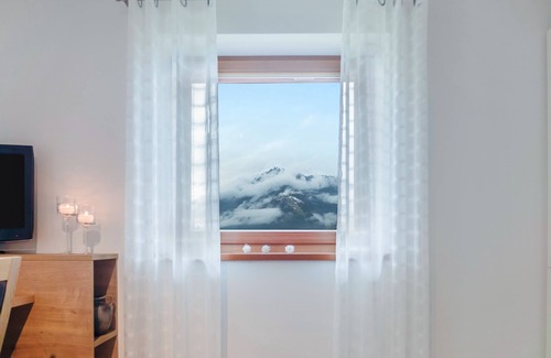 San Leonardo in Passiria Apartment | Apartment "Hofschenke Pfeiftal Hofblick" with Terrace, Garden & WLAN