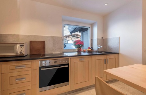 Selva di Val Gardena Apartment | Apartment “Justine Wurdengeja” close to the Slopes with Mountain View