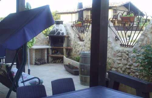 Valdemaluque Apartment | Apartment 'Julia Loft Buhardilla' with Mountain View, Wi-Fi and Air Conditioning