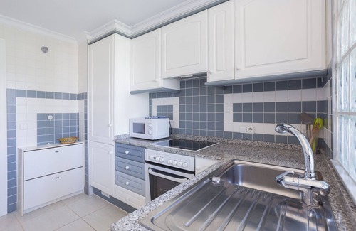 Molinell Apartment | Apartment 'Keops' with Shared Pool, Private Terrace and Air Conditioning