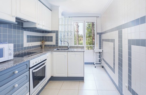 Molinell Apartment | Apartment 'Keops' with Shared Pool, Private Terrace and Air Conditioning
