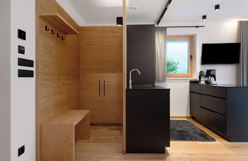 San Cipriano Apartment | Apartment 'König Laurin' with Mountain View, Shared Terrace and Wi-Fi