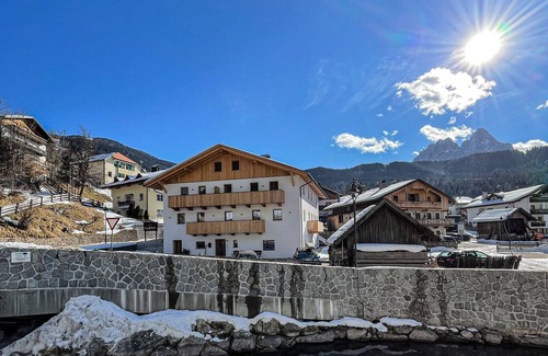 Vierschach Apartment | Apartment "Kuenz Dolomites 1" with Mountain View, 2 Balconies & Wi-Fi