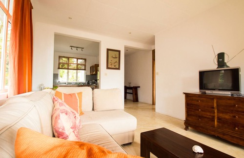 Mare Anglaise Apartment | Apartment La Batie self catering for 2 on Beau Vallon