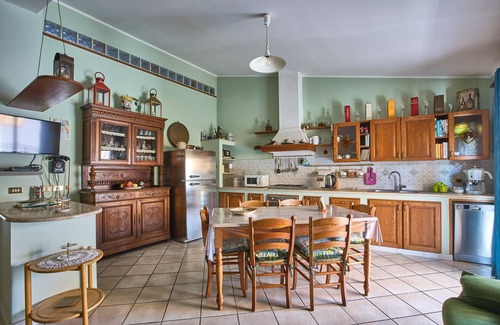 Castroreale Terme Apartment | Apartment 'La Casa Rosa' with Sea View, Wi-Fi and Air Conditioning