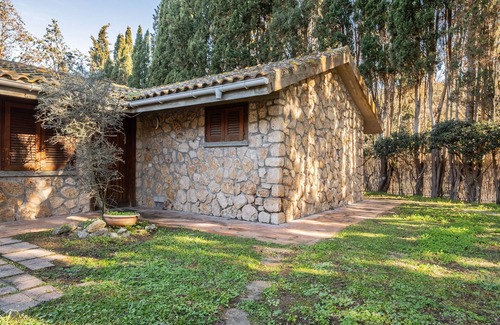 Ansedonia Apartment | Apartment 'La Capannuccia B' with Shared Garden, Wi-Fi and Air Conditioning