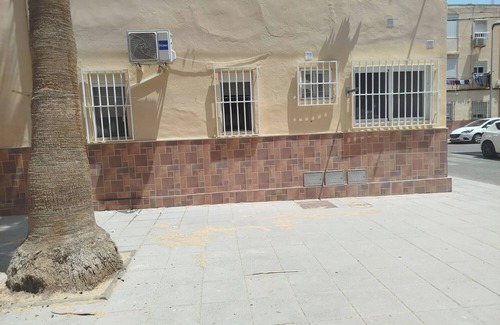 Almeria Apartment | Apartment 'La Caprichosa' with Wi-Fi and Air Conditioning