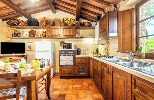 San Sano Apartment | Apartment 'La Casa Di Emma' with Wi-Fi and Air Conditioning