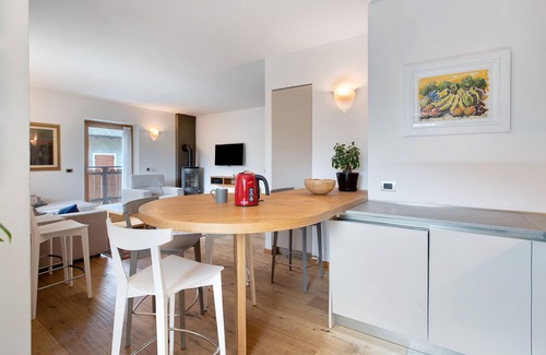 Santa Lucia Apartment | Apartment "La Casa di Armando Praimont" with Mountain View, Garden & Wi-Fi
