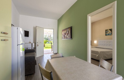Mazara del Vallo House | Apartment "La Perla di Mare - Perla 4" with Shared Pool & Wi-Fi
