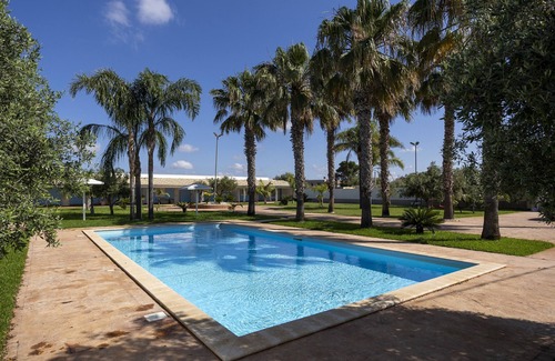 Mazara del Vallo House | Apartment "La Perla di Mare - Perla 4" with Shared Pool & Wi-Fi