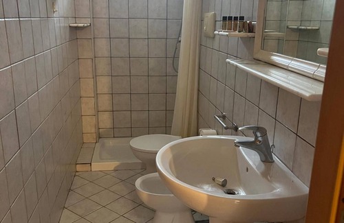 Calimera Apartment | Apartment 'La Quiete - Veranda Piccola 3' with Shared Pool, Wi-Fi and Air Conditioning