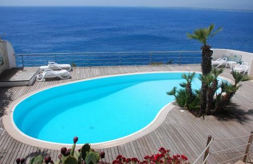 Plemmirio Apartment | Apartment La Rosa-3 by Interhome