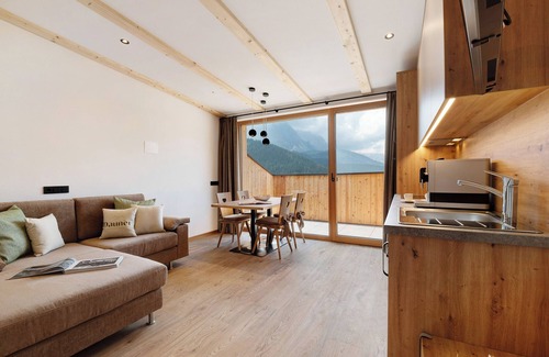 Daunei Apartment | Apartment 'Lat' with Mountain View, Shared Garden and Wi-Fi