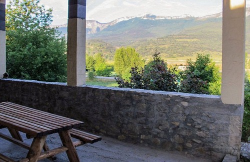Serres Apartment | Apartment located between lake and mountains north of Sisteron