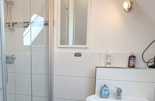 Neukoelln Apartment | Apartment "Loft of Neukoelln" with Lake View & Wi-Fi