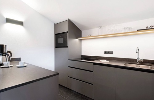 San Cipriano Apartment | Apartment 'Lomberda' with Mountain View, Shared Terrace and Wi-Fi