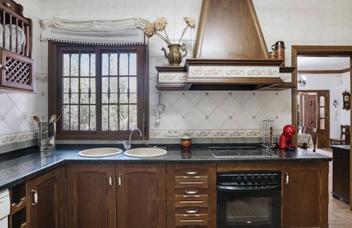 Setenil de las Bodegas Apartment | Apartment 'Los Abuelos' with Mountain View, Wi-Fi and Air Conditioning