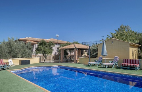 Setenil de las Bodegas Apartment | Apartment 'Los Abuelos' with Mountain View, Wi-Fi and Air Conditioning