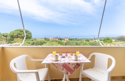 Almiros Beach Apartment | Apartment 'Lotus 5' with Sea View, Wi-Fi and Air Conditioning