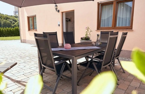 Ellweiler Apartment | Apartment 'Luxus 110m² Nationalpark Birkenfeld' with Mountain View, Shared Garden and Wi-Fi