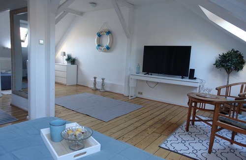 Woltmershausen Apartment | Apartment 'Maisonette Wohnung' with Balcony and Wi-Fi