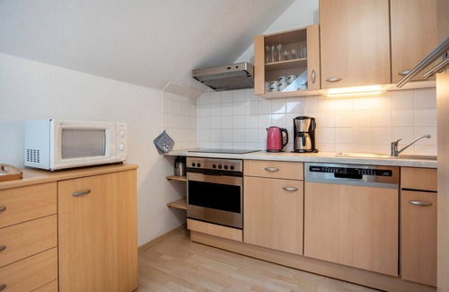 Muritz Apartment | Apartment 'Markgraf 8' with Shared Garden, Balcony and Wi-Fi