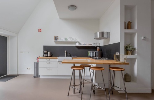Workum Apartment | Apartment (max 4 pers) in renovated farmhouse within walking distance downtown Workum