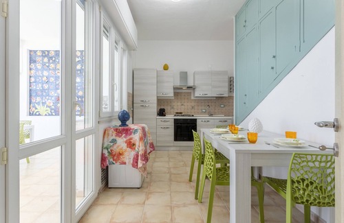 Capo Zafferano Apartment | Apartment 'Meraviglia Del Kafara' with Sea View, Wi-Fi and Air Conditioning