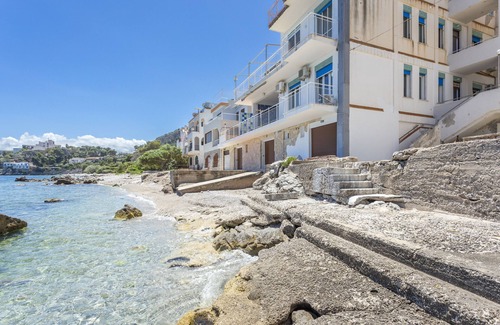 Capo Zafferano Apartment | Apartment 'Meraviglia Del Kafara' with Sea View, Wi-Fi and Air Conditioning