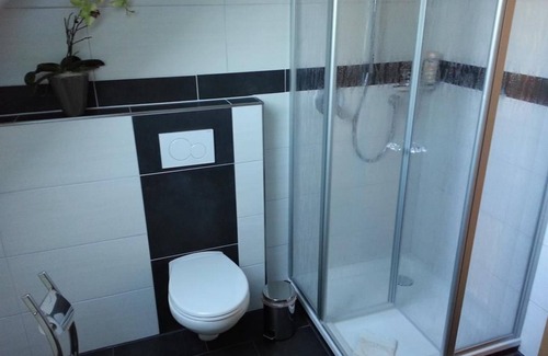Westerstede Apartment | Apartment Mertens - apartment/apartment, shower or bath, toilet, 2 bedrooms