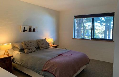 East Jindabyne Apartment | Apartment minutes to Lake