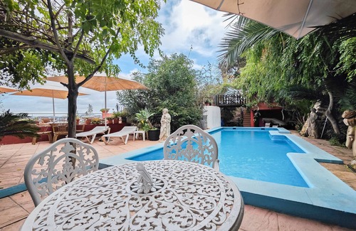 Ibiza City Centre Apartment | Apartment 'Navila' with Shared Pool, Wi-Fi and Air Conditioning