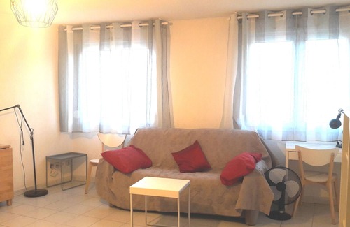Saint-Martin Apartment | Apartment near Saint Roch Station and historic center