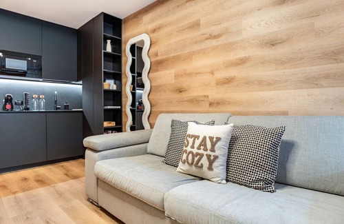 Pinzolo Apartment | Apartment 'New Boutique' with Mountain View and Wi-Fi
