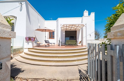 Torre Squillace Apartment | Apartment 'Nicoletta' with Sea View, Wi-Fi and Air Conditioning