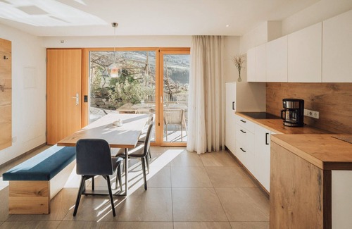 Rifiano Apartment | Apartment 'Oberegghof Garten' with Mountain View and Wi-Fi