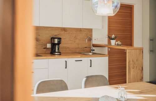 Rifiano Apartment | Apartment 'Oberegghof Garten' with Mountain View and Wi-Fi