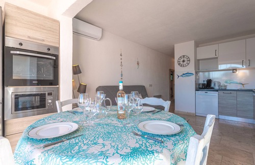 Port Grimaud Apartment | Apartment overlooking the Port-Grimaud canals, rue de l'Amarrage
