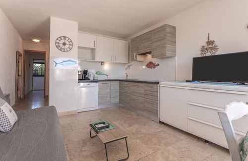 Port Grimaud Apartment | Apartment overlooking the Port-Grimaud canals, rue de l'Amarrage
