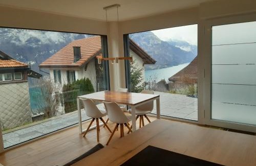 Obstalden Apartment | Apartment Panorama am Walensee in Neubau-Villa