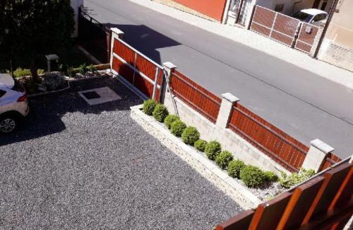 Unhost Apartment | Apartment Patera