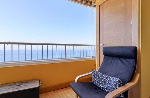 Almunecar Apartment | Apartment "Piso El Paraiso Almuñécar" with Sea View, Terrace & Wi-Fi
